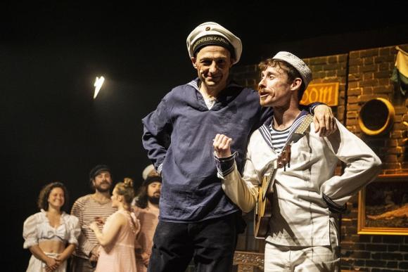 Szenenfoto aus der Show "Sailor's"__COEN_NAGELRITZ_©HEIKE_KRAEMER